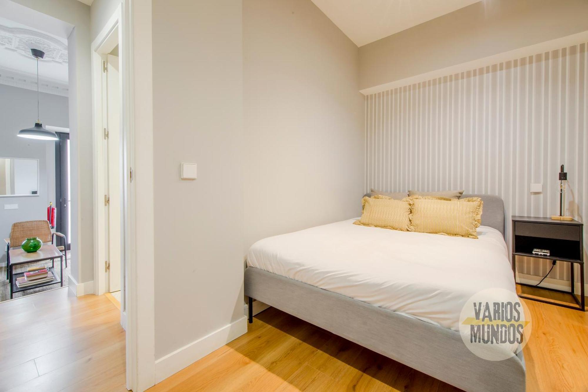 Modern Apt & Cool Interior Design A 20 Metros Del Retiro E1 Madrid Exterior foto